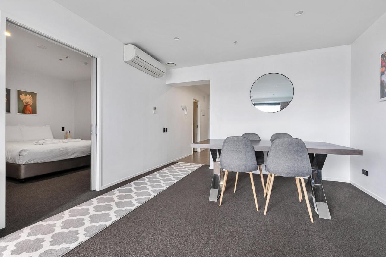 2 Bedroom Apt W/ Private Balcony + Netflix Near Spark! 오클랜드 외부 사진