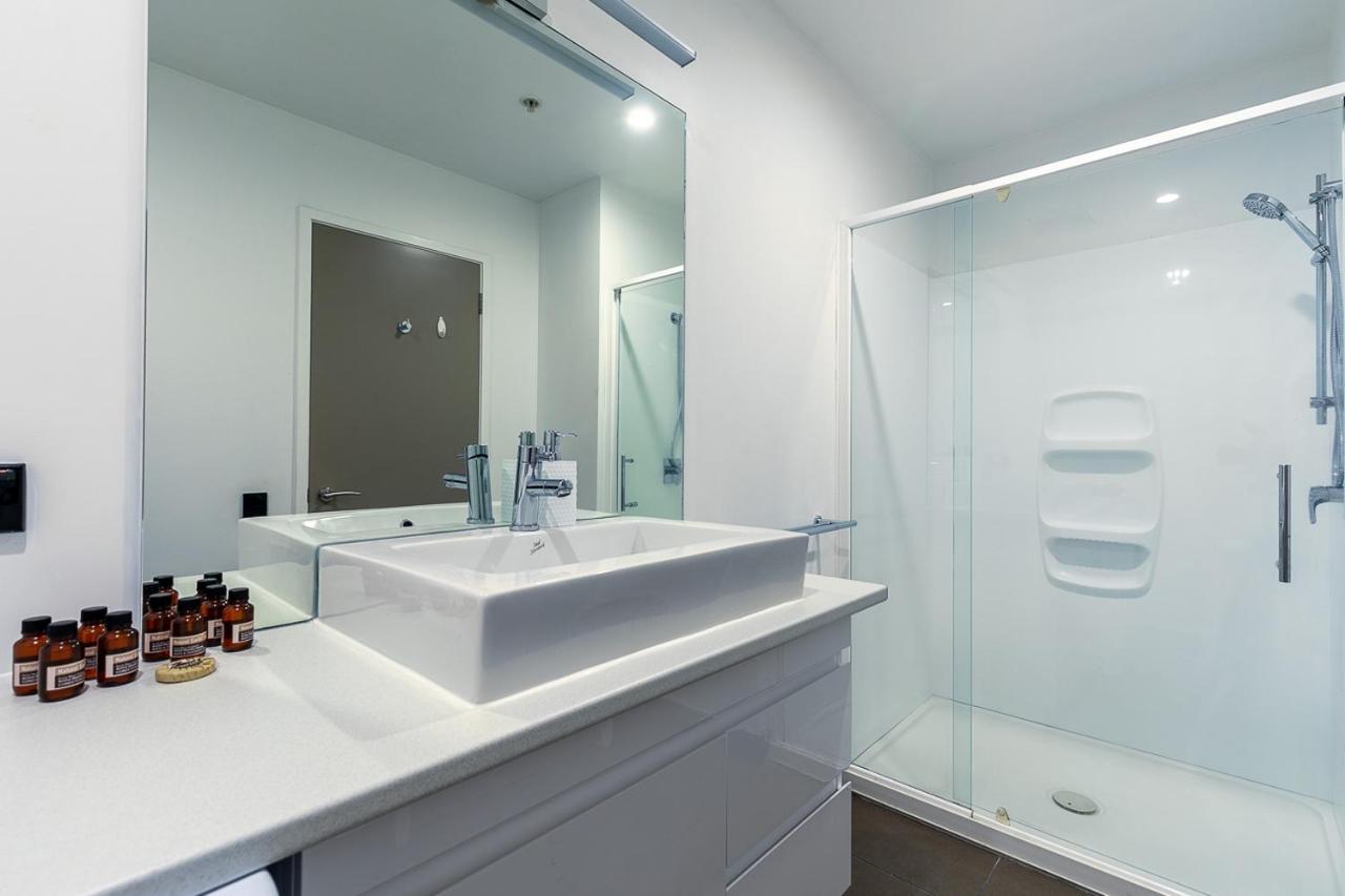 2 Bedroom Apt W/ Private Balcony + Netflix Near Spark! 오클랜드 외부 사진